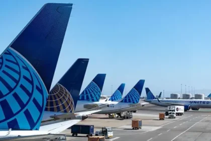 Aerolíneas Delta y United enfrentan demanda por vender asientos con ventana que no existían