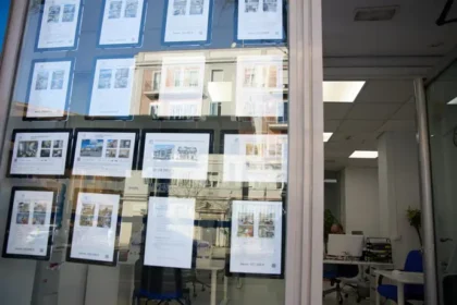 El precio de la vivienda de segunda mano en España incrementa un 14,7% en julio, alcanzando un