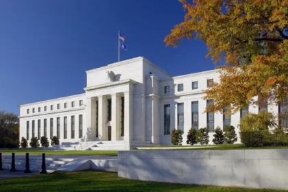 Trump considera cuatro candidatos para liderar la Fed, dejando de lado al secretario del Tesoro