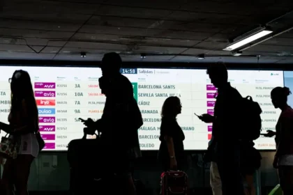 Retrasos de hasta una hora en trenes Madrid-Levante por avería en la red