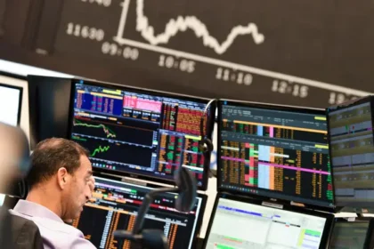 El Ibex 35 supera los 15.000 puntos por primera vez en 18 años