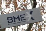 El Ibex 35 continúa en niveles récord desde 2007, avanzando un 0,70% y alcanzando 15.124 puntos