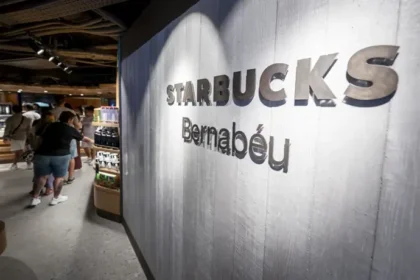 Starbucks inaugura su mayor tienda en España y brinda una experiencia singular de café en el