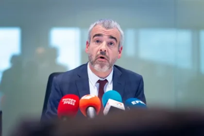 Aena critica a Ryanair por «fariseísmo» y menciona el «estratosférico bonus» de 100 millones de