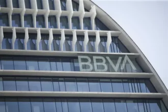 BBVA se hará cargo de los costos del canje de la OPA al Sabadell en sus oficinas para accionistas