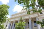 El Ibex 35 se recupera al final gracias a los bancos y avanza un 0,32% a pesar de la caída de Aena