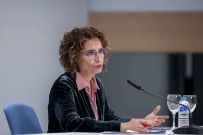 Montero asegura que la nueva financiación no otorgará privilegios a Cataluña