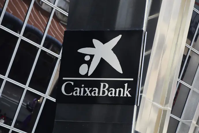 CaixaBank realiza el 40,5% de su programa de recompra de acciones actual